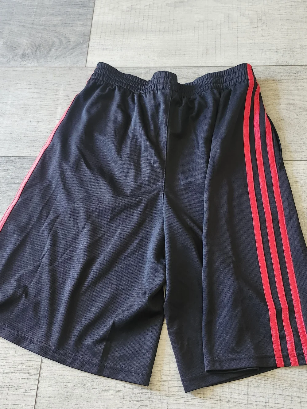 Adidas Kids XL 18/20 Basketball Athletic Shorts Black Red 3-Stripes Mesh
